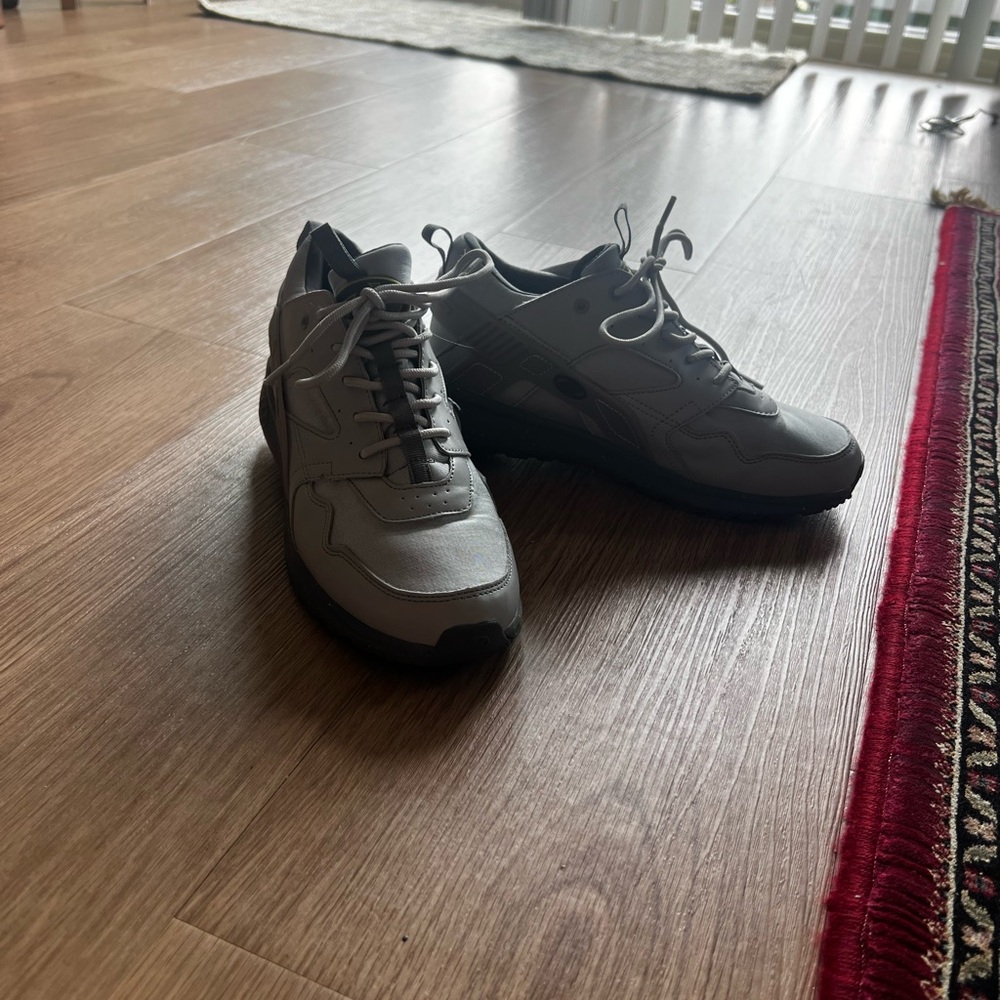 Heely’s Grey Athletic Shoes